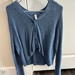 Aeropostale women’s blue knit button top, cropped. Size: XS